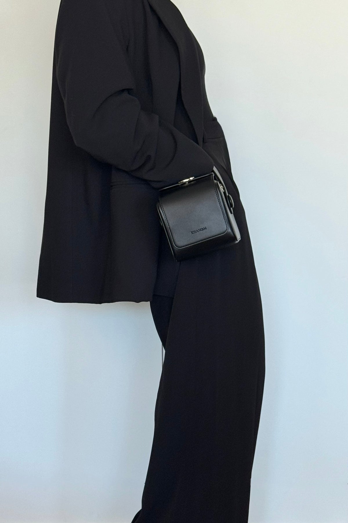 # 2 - Black